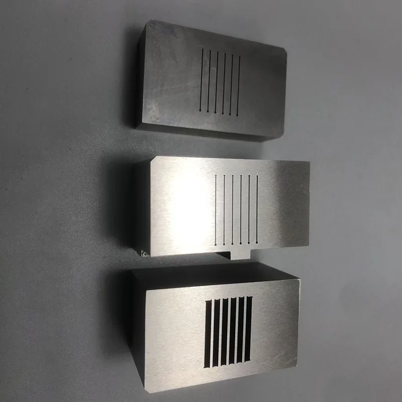 ใบมีดตัดแม่พิมพ์ปั๊มโลหะ